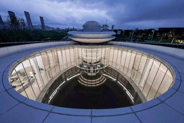 这个建築很酷，仿佛进入梦幻的星际时空-4.jpg