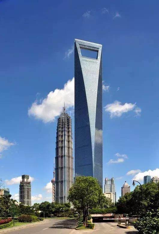 美国杂志评选世界上27座最美摩天楼，中国上榜6座-19.jpg