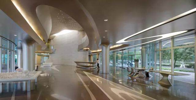 ‘建築女王’扎哈·哈迪德設計的望京SOHO开放五周年-8.jpg