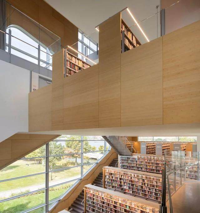 颠覆传统图书馆設計，斯蒂文·霍尔纽约新作建成-17.jpg
