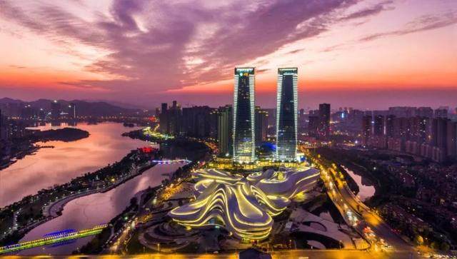 “崛起”中的商業建築与中国城市 |《建築中国周刊》163期-15.jpg