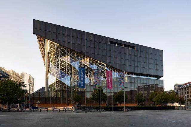 OMA 設計的柏林 Axel Springer 新媒体园区即将完工-4.jpg