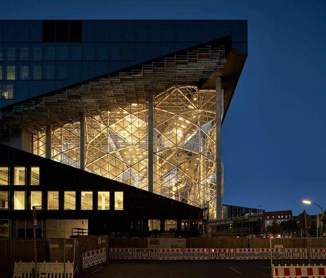 OMA 設計的柏林 Axel Springer 新媒体园区即将完工-3.jpg