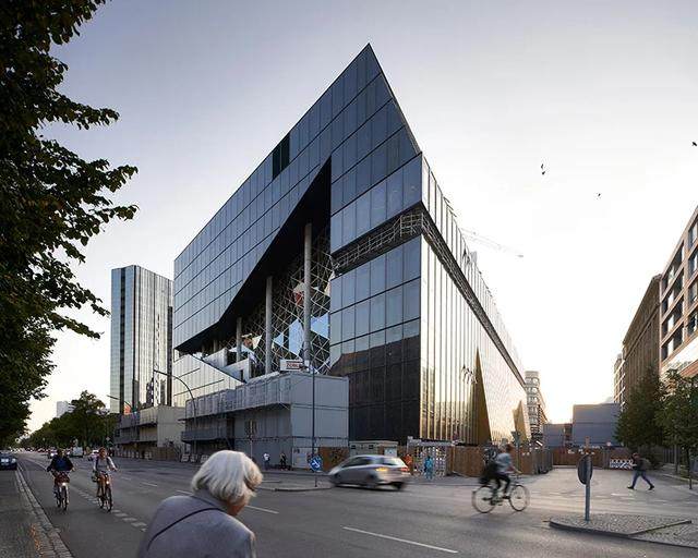 OMA 設計的柏林 Axel Springer 新媒体园区即将完工-6.jpg