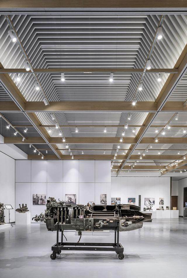 清华大学美术学院多功能厅改造，叠合的透明性解决空间功能与形态-6.jpg