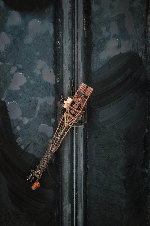 “煤矿”摄影系列：俯拍褐煤矿的壮观景象-16.jpg