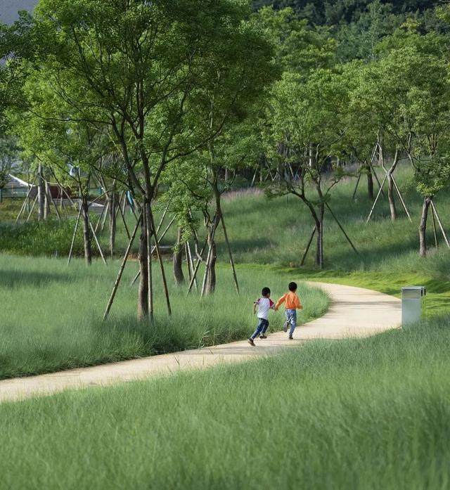 、集休闲游乐参与于一体的贵州安顺虹山湖市民公园-1.jpg