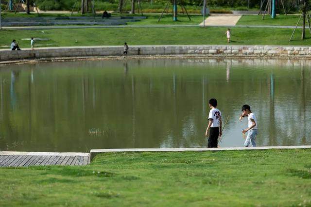 、集休闲游乐参与于一体的贵州安顺虹山湖市民公园-11.jpg