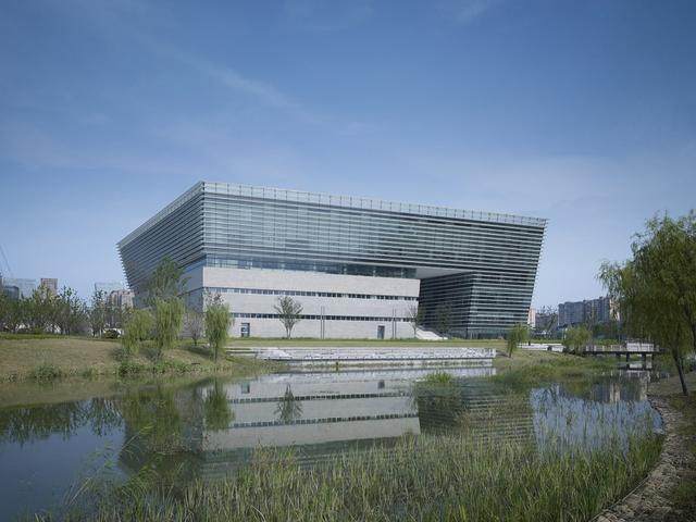 苏州第二图书馆，国内首家配备智能书库的图书馆-2.jpg