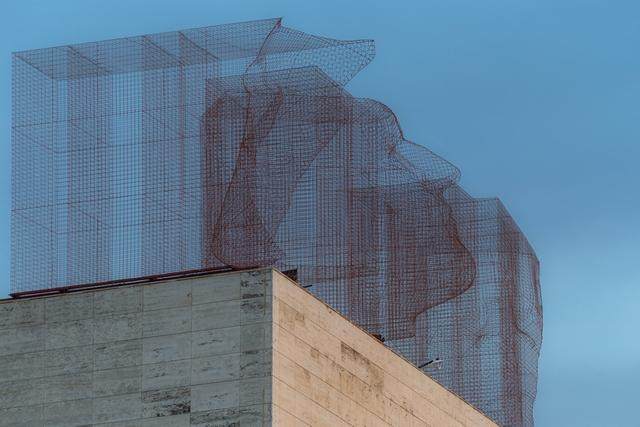 在满与空之间不停变化的可塑张力——“边界”艺术装置，巴塞罗那-2.jpg
