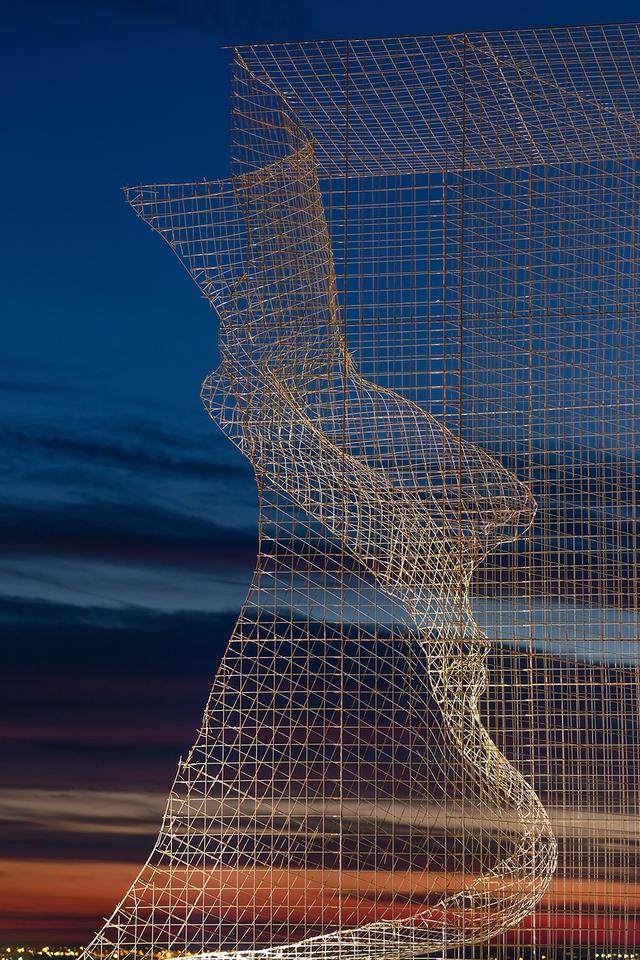 在满与空之间不停变化的可塑张力——“边界”艺术装置，巴塞罗那-10.jpg