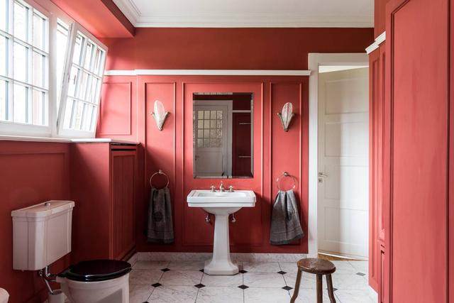 红色浴室的設計理念，充满热情与神秘感的空间设计方案-3.jpg
