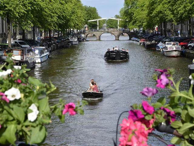 阿姆斯特丹·水岸新城I 船主最爱，经济危机下催生出的新式运河屋-5.jpg