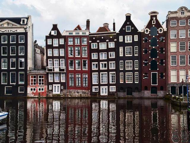 阿姆斯特丹·水岸新城I 船主最爱，经济危机下催生出的新式运河屋-15.jpg