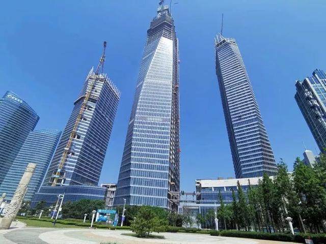 青岛第一高楼——青岛海天中心结构封顶，建築呈现‘六边形’設計-3.jpg