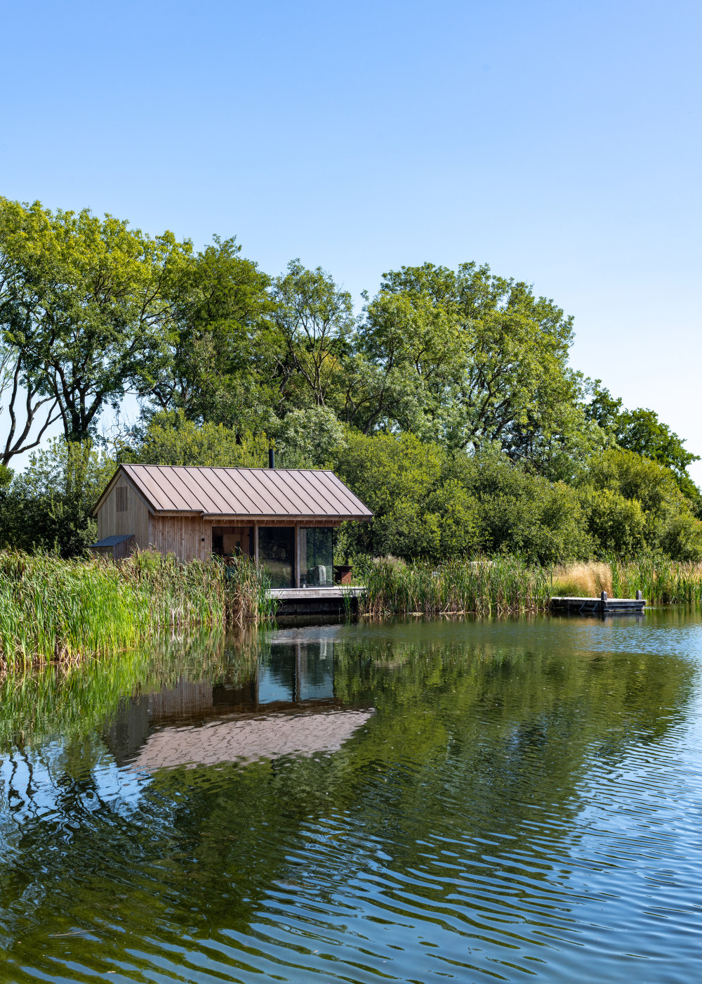 湖边小屋左边图片图片