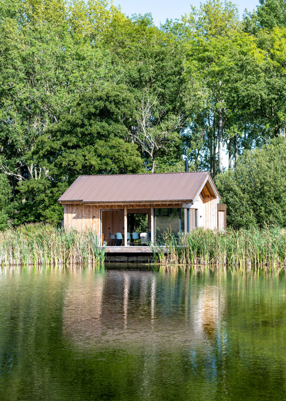 湖边小屋左边图片图片