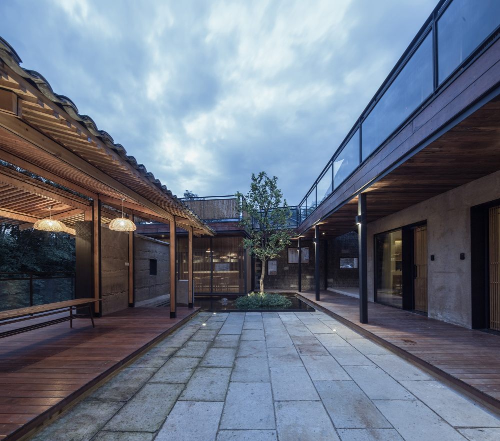 28.观山亭与内庭院场景Guanshan_Pavilion_and_the_inner_courtyard.jpg