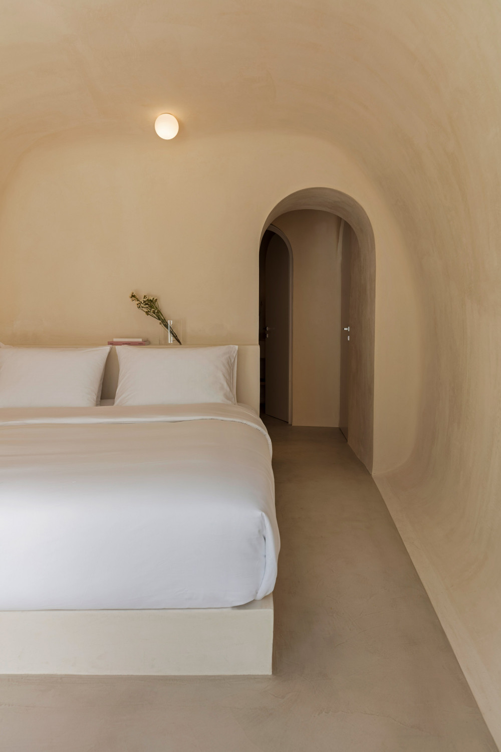 two_holiday_residences_fira_kapsimalis_architects_santorini_greece_dezeen_2364_col_13.jpg