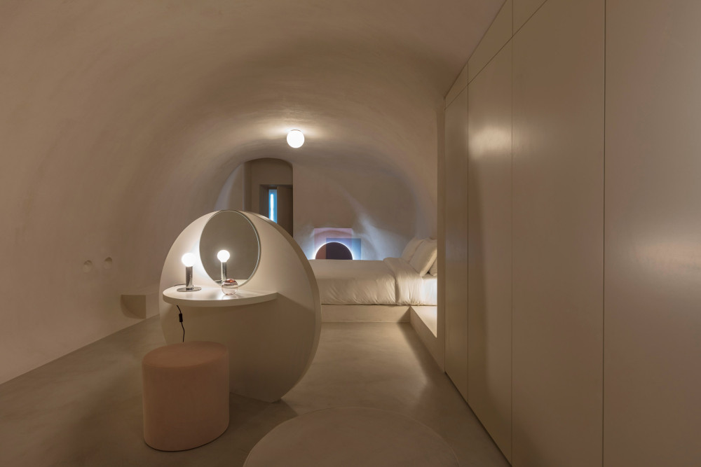 two_holiday_residences_fira_kapsimalis_architects_santorini_greece_dezeen_2364_col_15.jpg