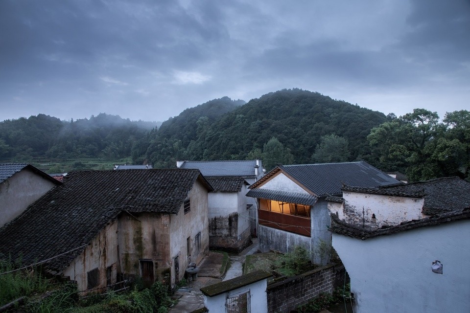 051-t-roof-nan-cafe-in-taoyuan-village-qimen-china-by-atelier-lai-960x640.jpg