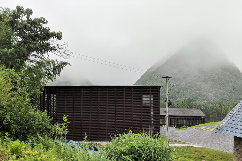 【餐厅】山间餐厅于酒吧_加微信：hahahaxue，回复“餐厅”免费获取400套《2020精选国内外餐厅空间图集》19.jpg