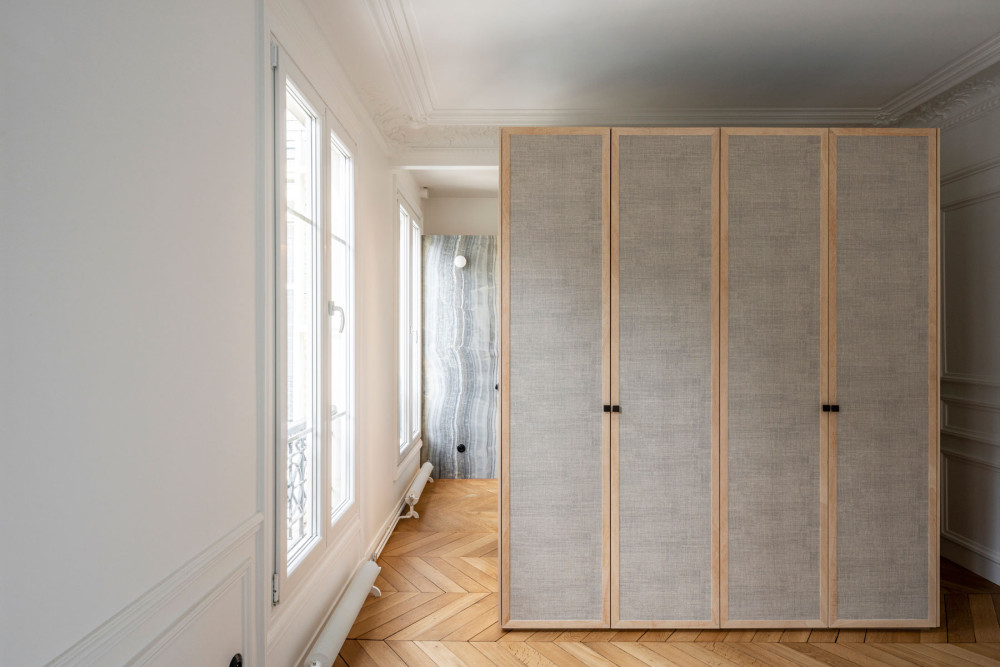 Wooden-Ribbon-Paris-Apartment-Renovation-Gabrielle-Toledano-Architects-17.jpg