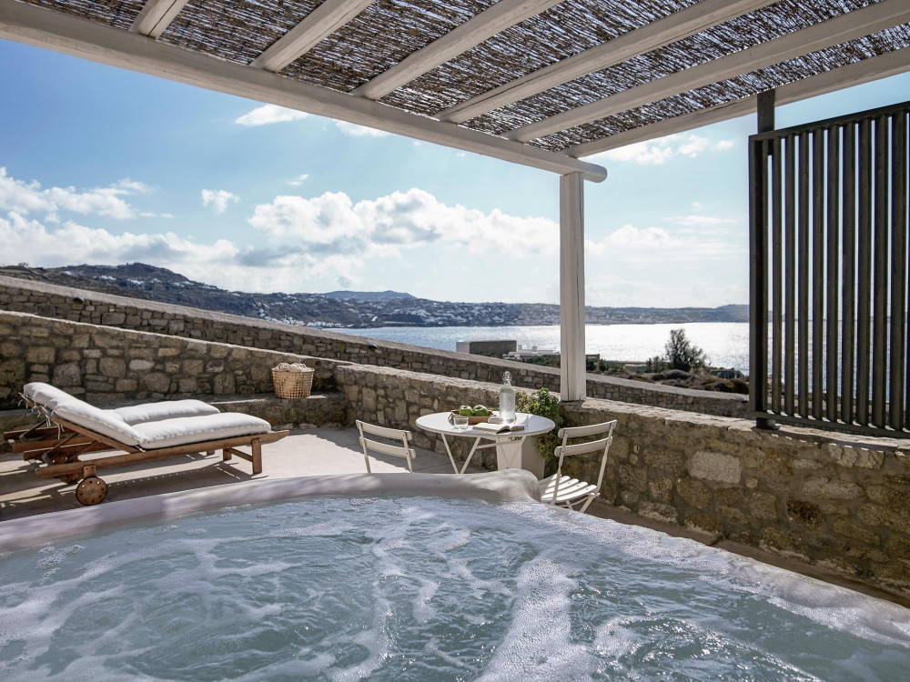 rocabella-mykonos-deluxe-sea-view-with-outdoor-hot-tub-r-01.jpg