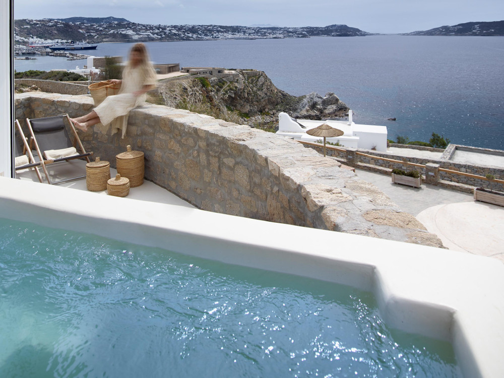 rocabella-mykonos-front-sea-view-suite-outdoor-hot-tub-r-07.jpg