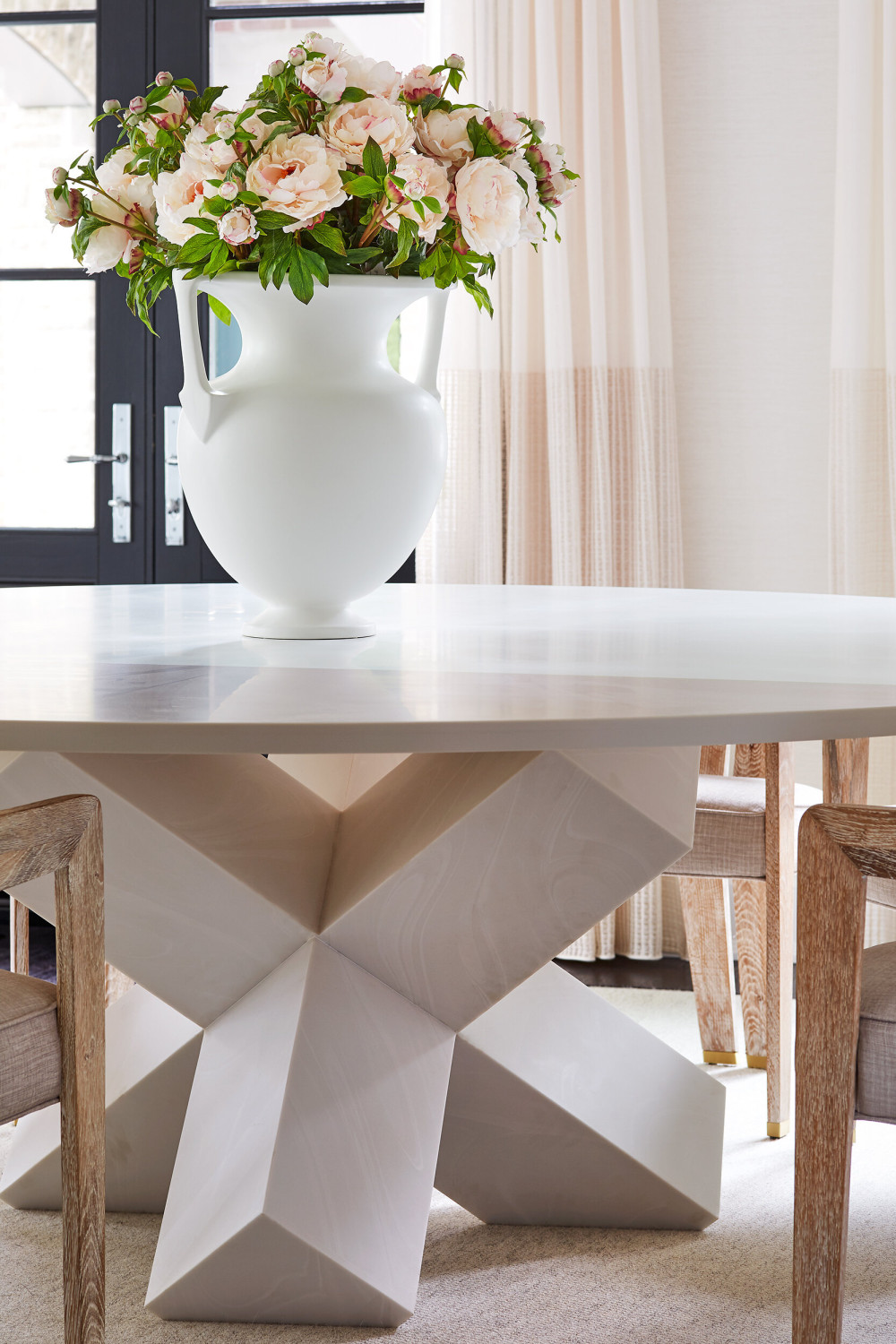 DiningRoom_Table_Detail-WEB.jpg