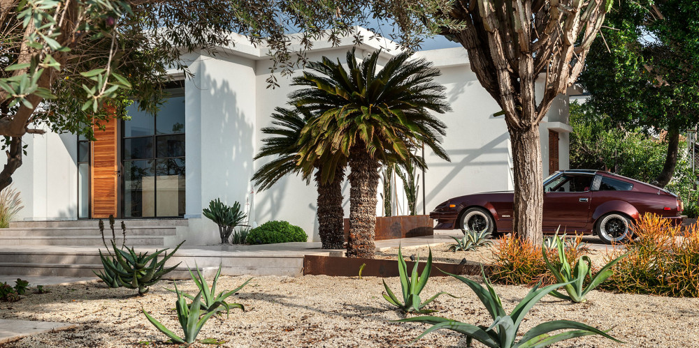 Mediterranean-Cacti-House_2.jpg