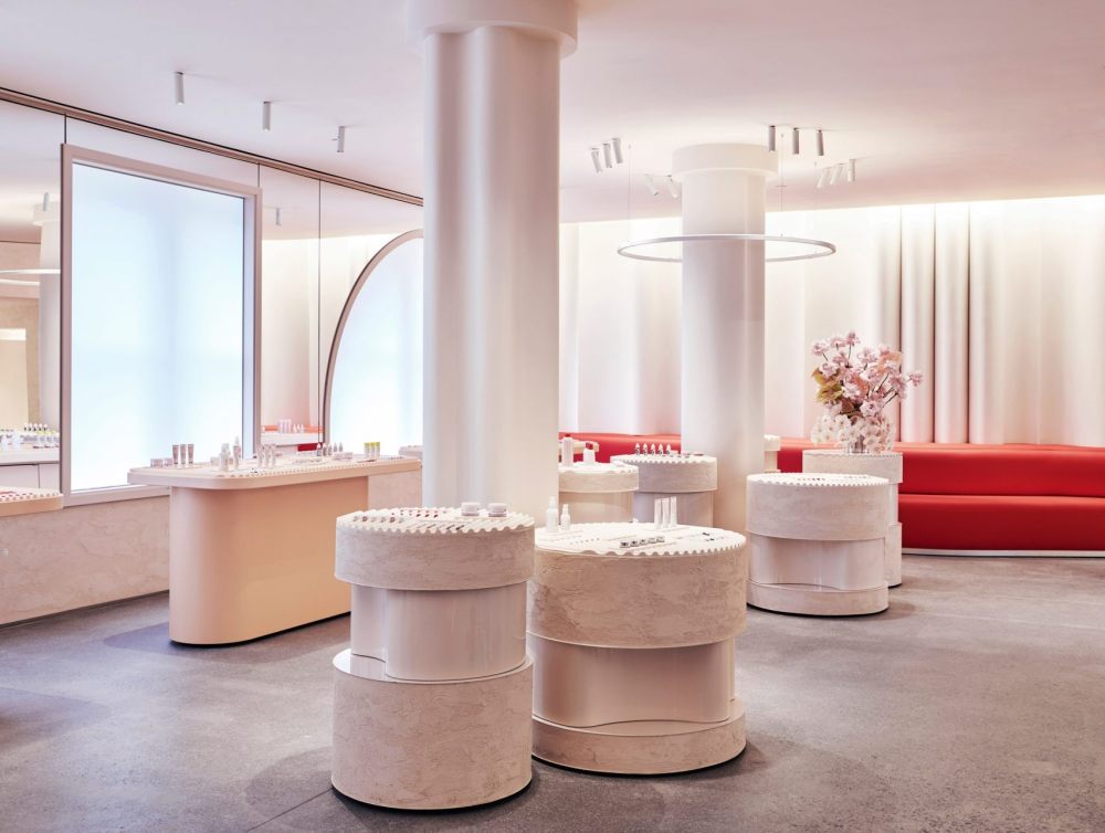 glossier-flagship-gachot-studios-manhattan-new-york_dezeen_2364_col_2-1704x1284.jpg