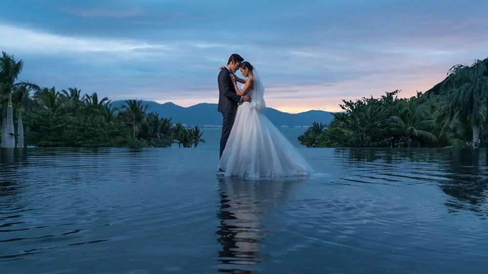 丹尼斯顿/三亚太阳湾柏悦酒店Park Hyatt Sanya Sunny Bay Resort_Park-Hyatt-Sanya-P139-Romantic-Moments-Wedding.16x9.webp.jpg