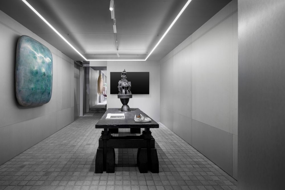 06《结构的时态》艺术展，艺术家王嶺带来具有粗野主义创作风格的家具作品（中），摄影：朱迪@AGENTPAY.jpg
