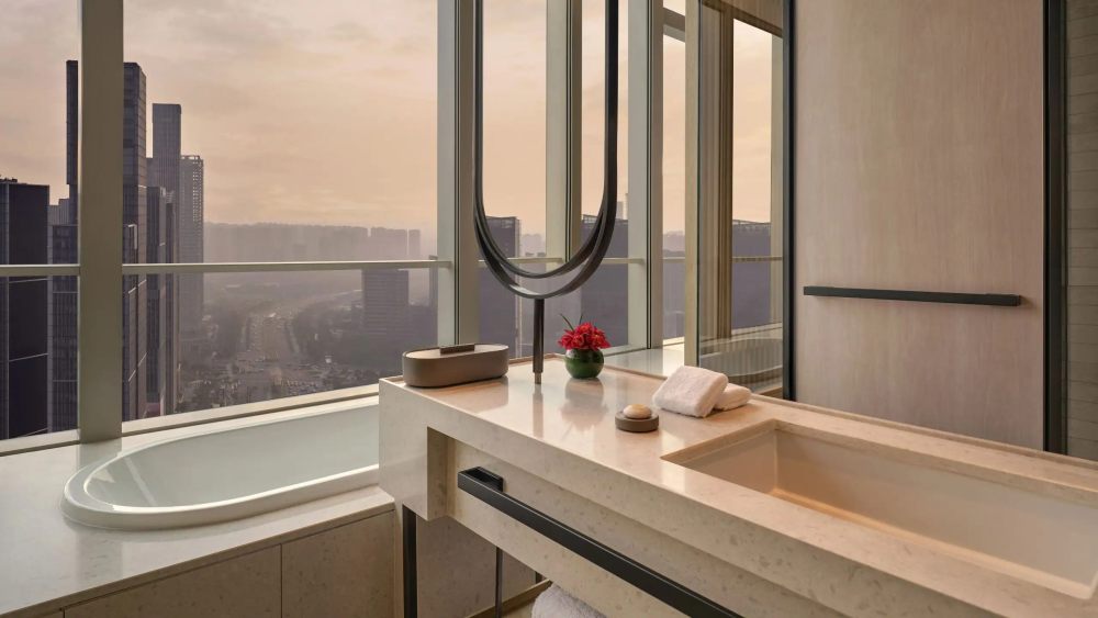 南京河西安达仕酒店 Andaz Nanjing Hexi_NKGAZ-P0010-Andaz-Suite-Bathroom-Sink-Detail.16x9.jpg