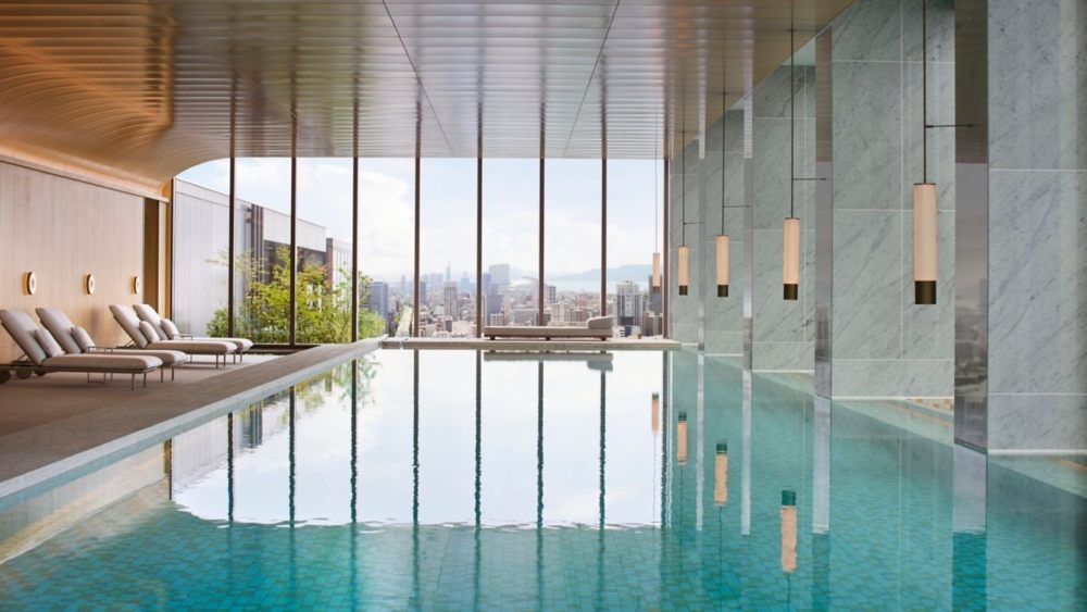 福冈丽思卡尔顿酒店 The Ritz-Carlton, Fukuoka_rz-fukrz-pool-overall-29527_Wide-Hor.jpg