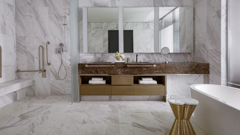 巴库丽思卡尔顿酒店 The Ritz-Carlton, Baku_rz-gydrz-accessible-bathroom-27158_Wide-Hor.jpg