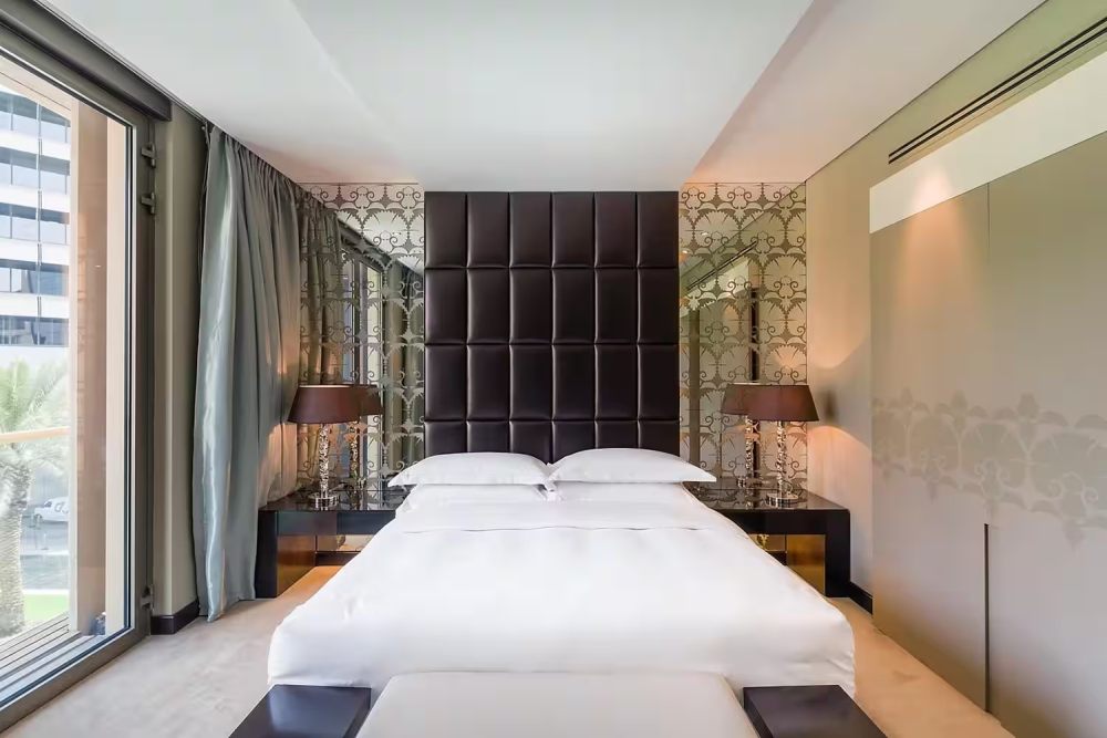 利雅得文华东方酒店 Mandarin Oriental Al Faisaliah, Riyadh_riyadh-south-wing-premier-deluxe-suite-bedroom_hei=1000