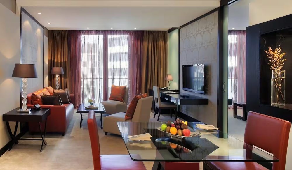 利雅得文华东方酒店 Mandarin Oriental Al Faisaliah, Riyadh_riyadh-south-wing-premier-deluxe-suite-lounge-2_hei=1000