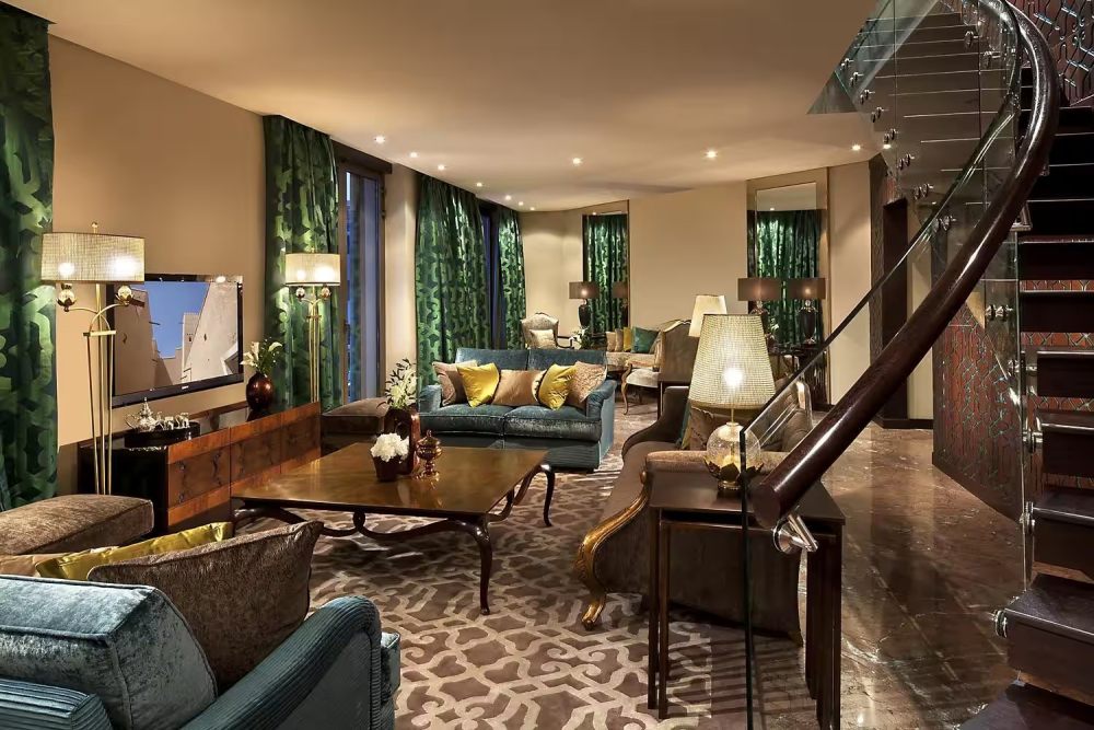利雅得文华东方酒店 Mandarin Oriental Al Faisaliah, Riyadh_riyadh-south-wing-royal-penthouse-suite-living-room-3_hei=1000