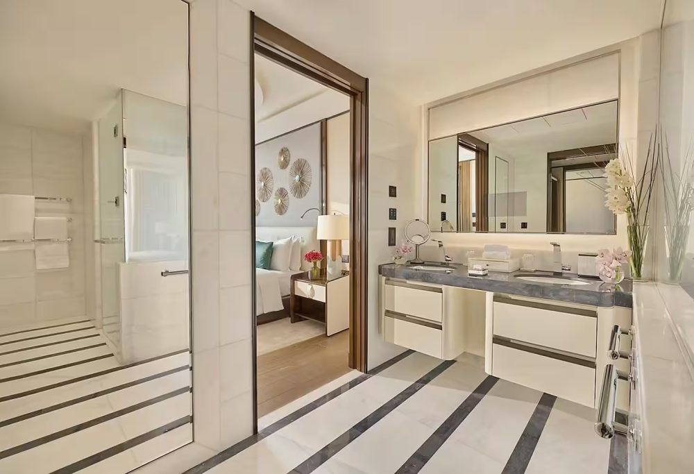 利雅得文华东方酒店 Mandarin Oriental Al Faisaliah, Riyadh_riyadh-suite-executive-bathroom_hei=1000