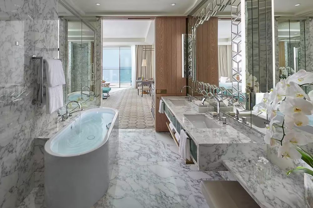 迪拜朱美拉文华东方酒店  Mandarin Oriental Jumeira, Dubai_dubai-room-premiere-sea-view-bathroom_hei=1000