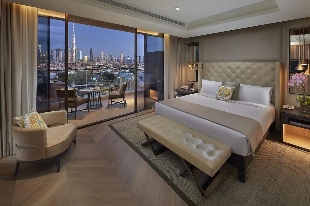 迪拜朱美拉文华东方酒店  Mandarin Oriental Jumeira, Dubai_dubai-suite-skyline-view-bedroom_hei=1000