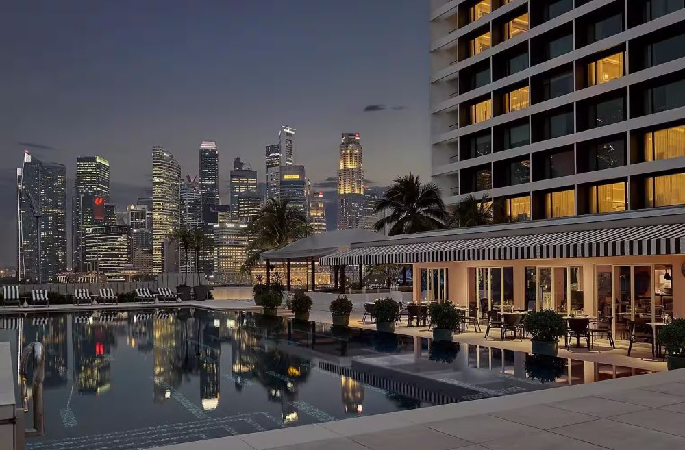 新加坡文华东方酒店 Mandarin Oriental Singapore_singapore-official-swimming-pool-night_hei=1000