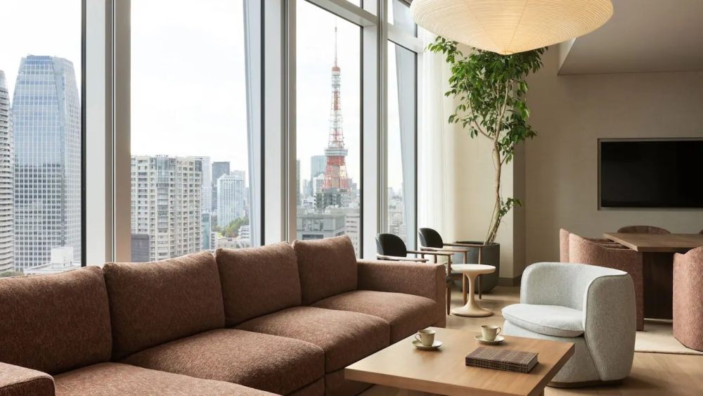 虎之門之丘酒店 Hotel Toranomon Hills_TYOUB-P0040-Toranomon-Suite-Living-Room-Tower-View.16x9.webp.jpg