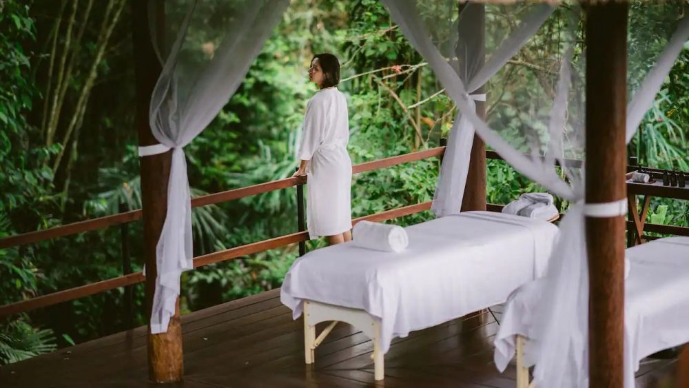 阿丽拉乌布 Alila Ubud_DPSAU-P0176-Rainforest-Spa-Woman-View.16x9.webp.jpg