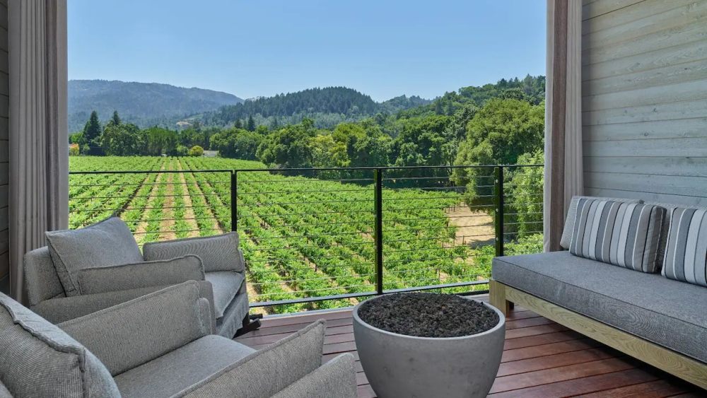 纳帕谷阿丽拉酒店 Alila Napa Valley_APCAL-P011-Deluxe-King-Guestroom-Balcony.16x9.webp.jpg