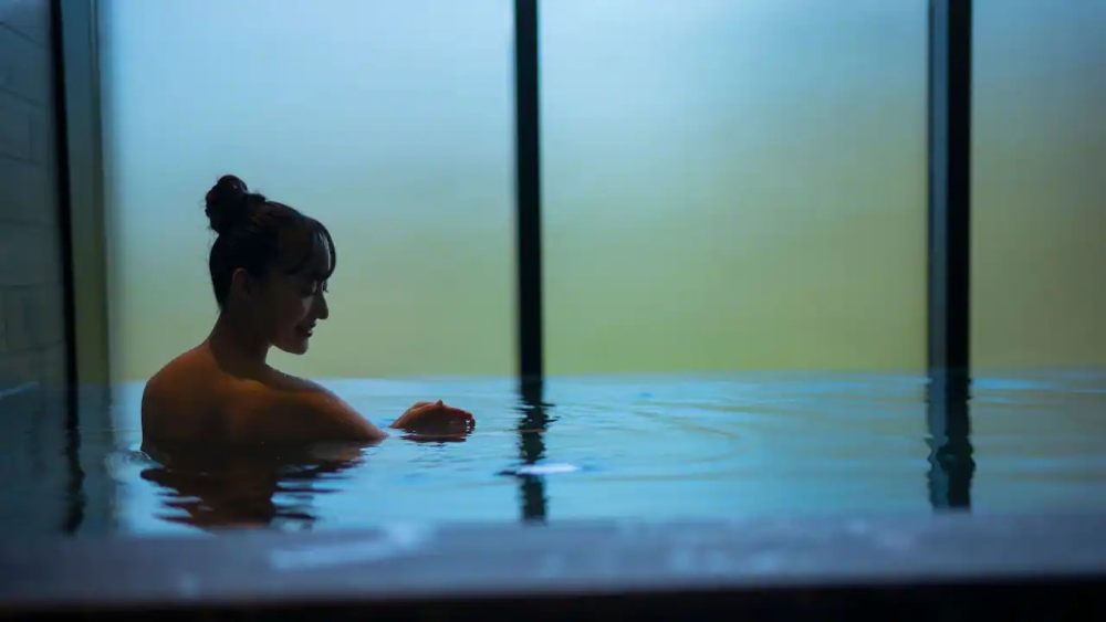 富士赛道酒店 Fuji Speedway Hotel_FSWUB-P0161-Onsen-Women-Pool-View.16x9.webp.jpg