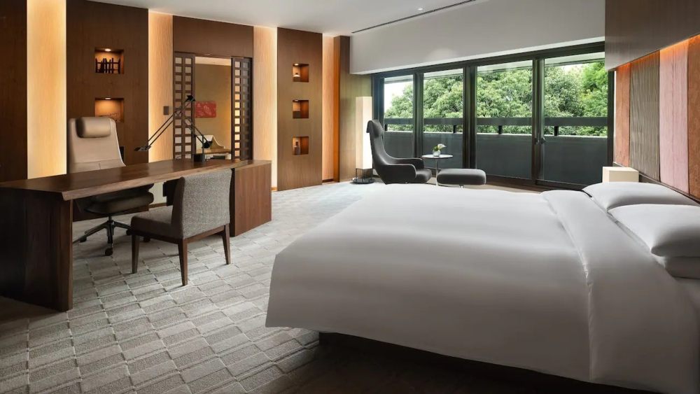 京都凯悦酒店  Hyatt Regency Kyoto_Hyatt-Regency-Kyoto-P1653-King-Suite-Bedroom.16x9.webp.jpg