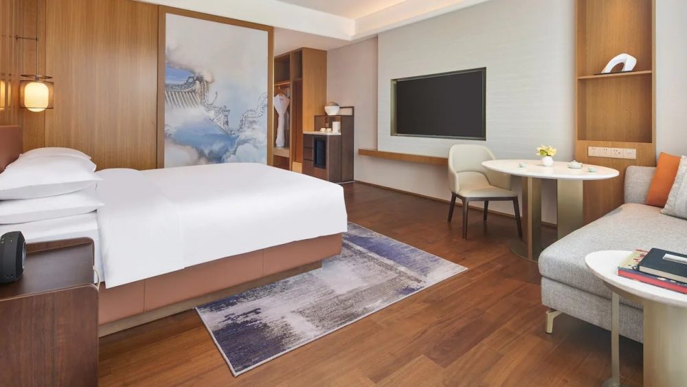 广州增城凯悦酒店 Hyatt Regency Guangzhou Zengcheng_CANHR-P0001-King-Guestroom.16x9.webp.jpg